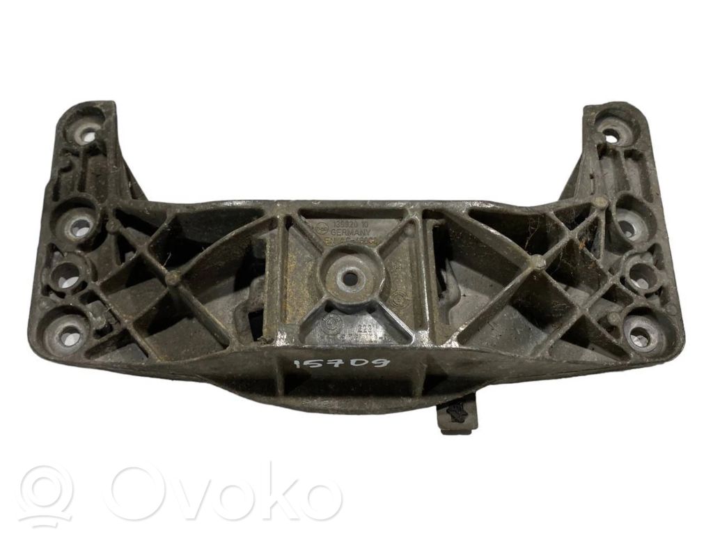 Кронштейн крепления трансмиссии