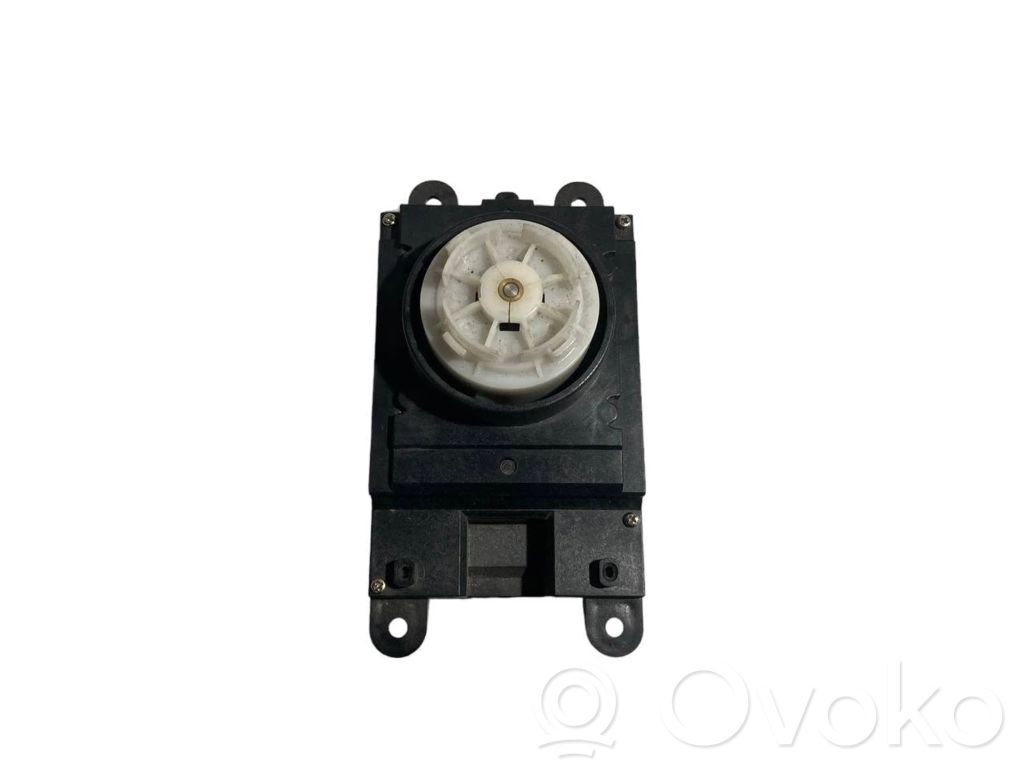 Multimediju kontrolieris