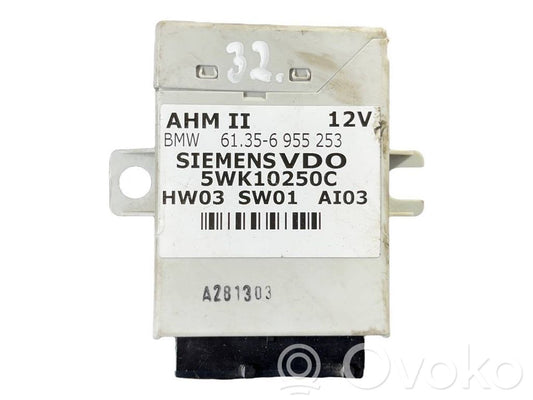 Piekabes āķa vadības bloks