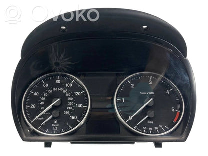 Speedometer (in the instrument panel)