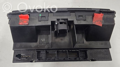 Gaisa kondicioniera / klimata kontroles / salona apsildes vadības bloks (salonā)