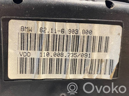 Speedometer (in the instrument panel)