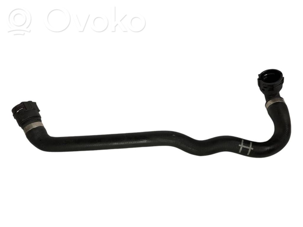 Caurulīte (-es) / šļūtene (-es)