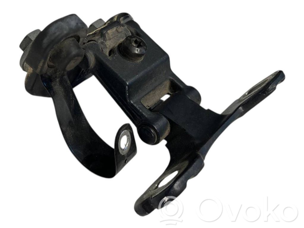 Aizmugurējā pārsega eņģe (-ess)