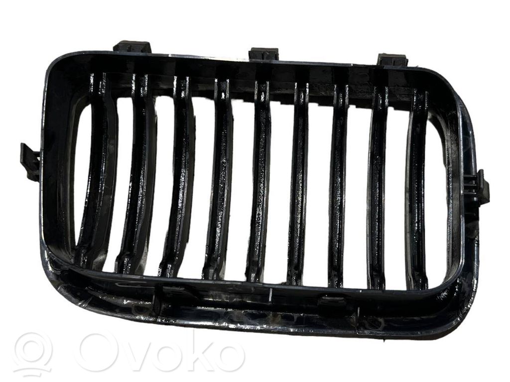 Apakšējais režģis (trīsdaļīgs)