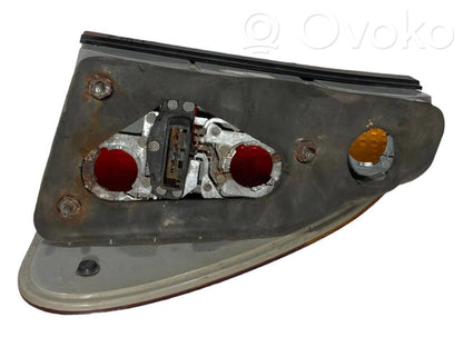 Задний фонарь в кузове