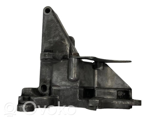 Power steering pump mount