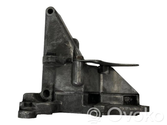 Stūres pastiprinātāja sūkņa stiprinājums