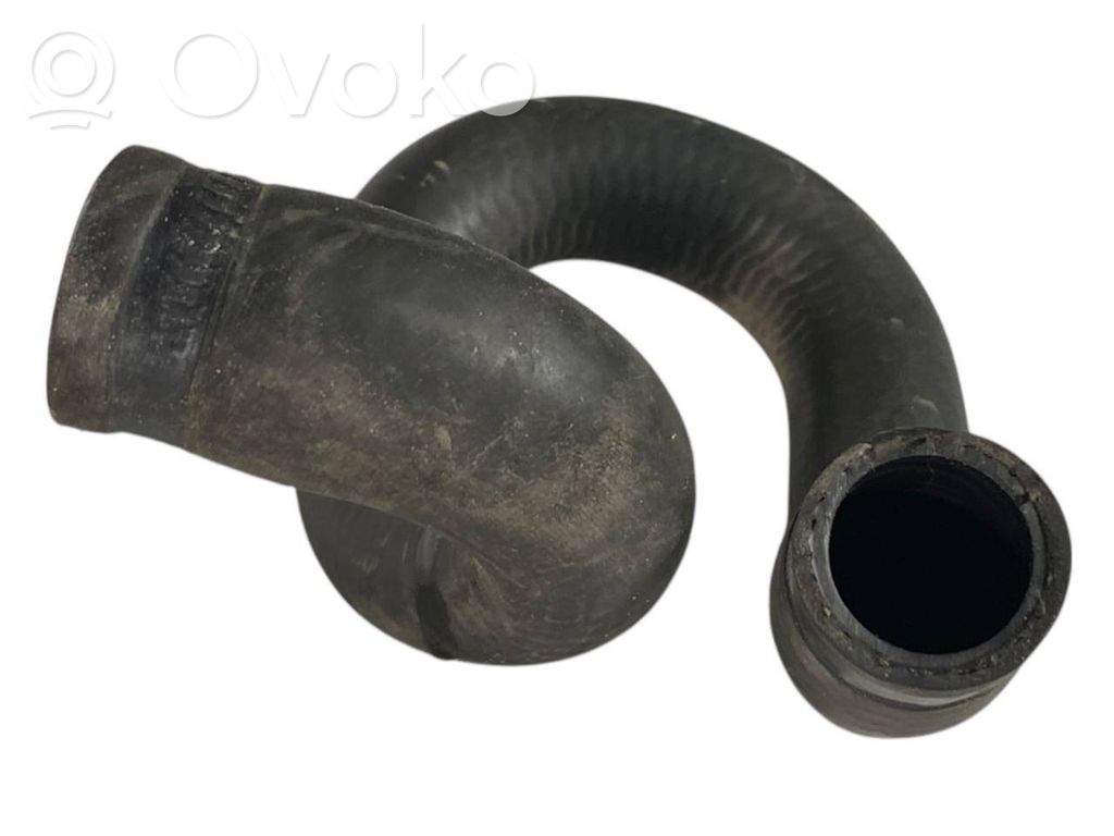 Caurulīte (-es) / šļūtene (-es)