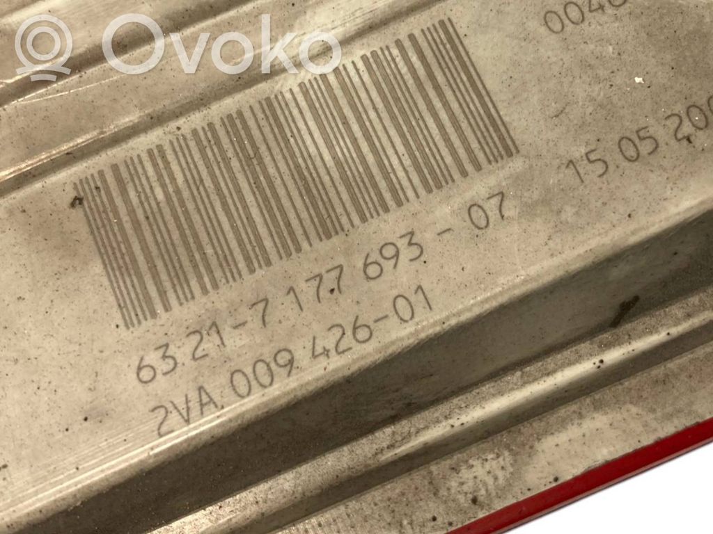 Aizmugurējais lukturis virsbūvē