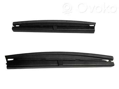 Занавеска на окне сзади