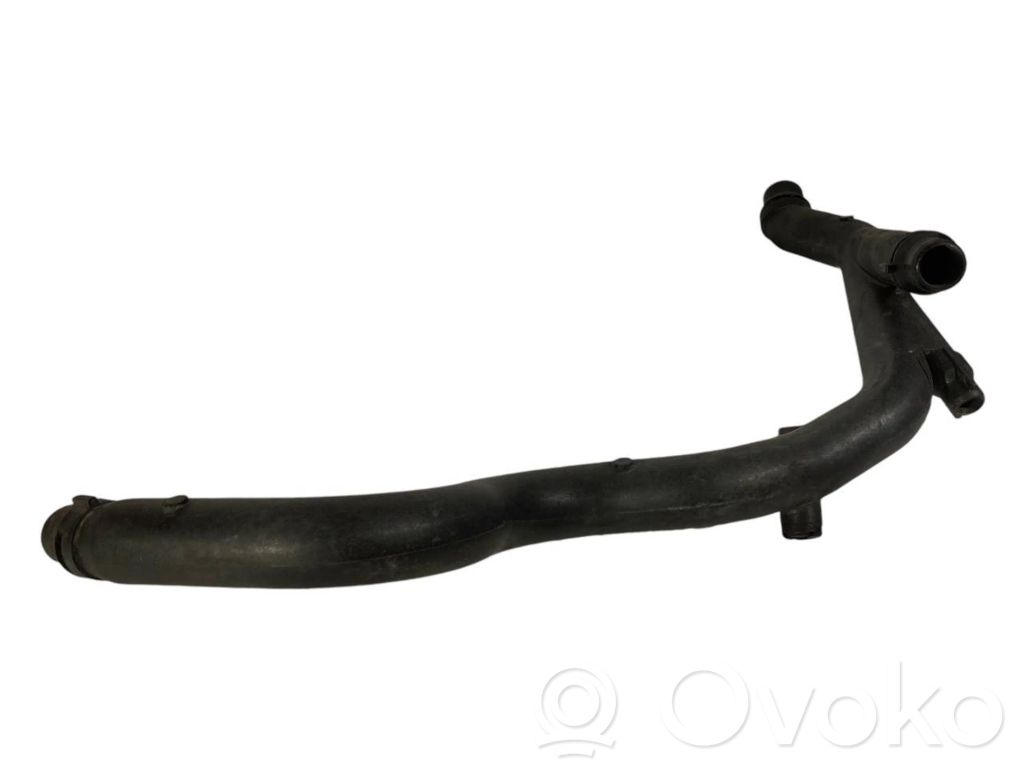 Caurulīte (-es) / šļūtene (-es)