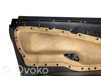 Apšuvums aizmugurējām durvīm