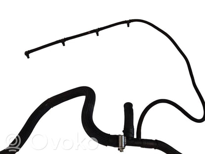 Degvielas caurulīte (-es)