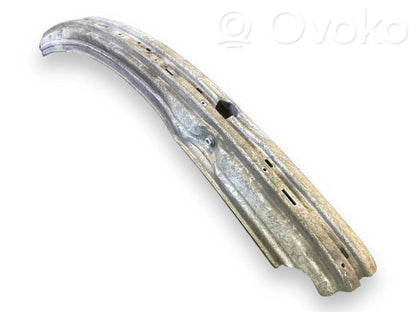 Priekšpusē bampera sija / balka