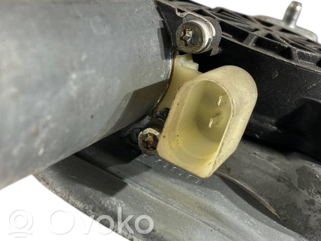 Priekšpusē elektriskā loga pacelšanas mehānisma komplekts