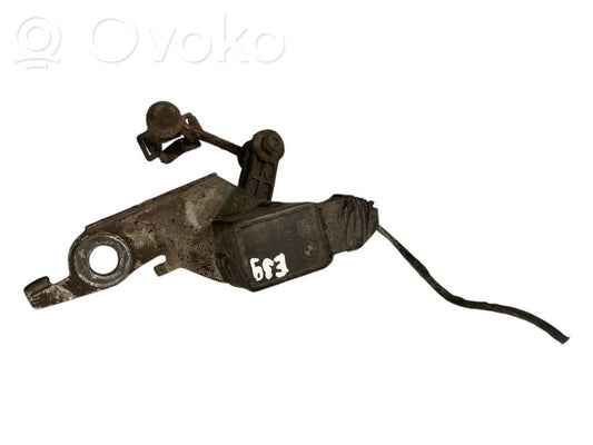 Augstuma sensors (priekšējo lukturu)