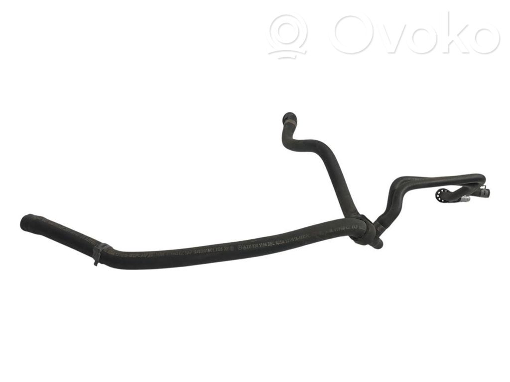 Caurulīte (-es) / šļūtene (-es)