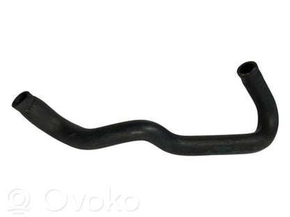 Caurulīte (-es) / šļūtene (-es)