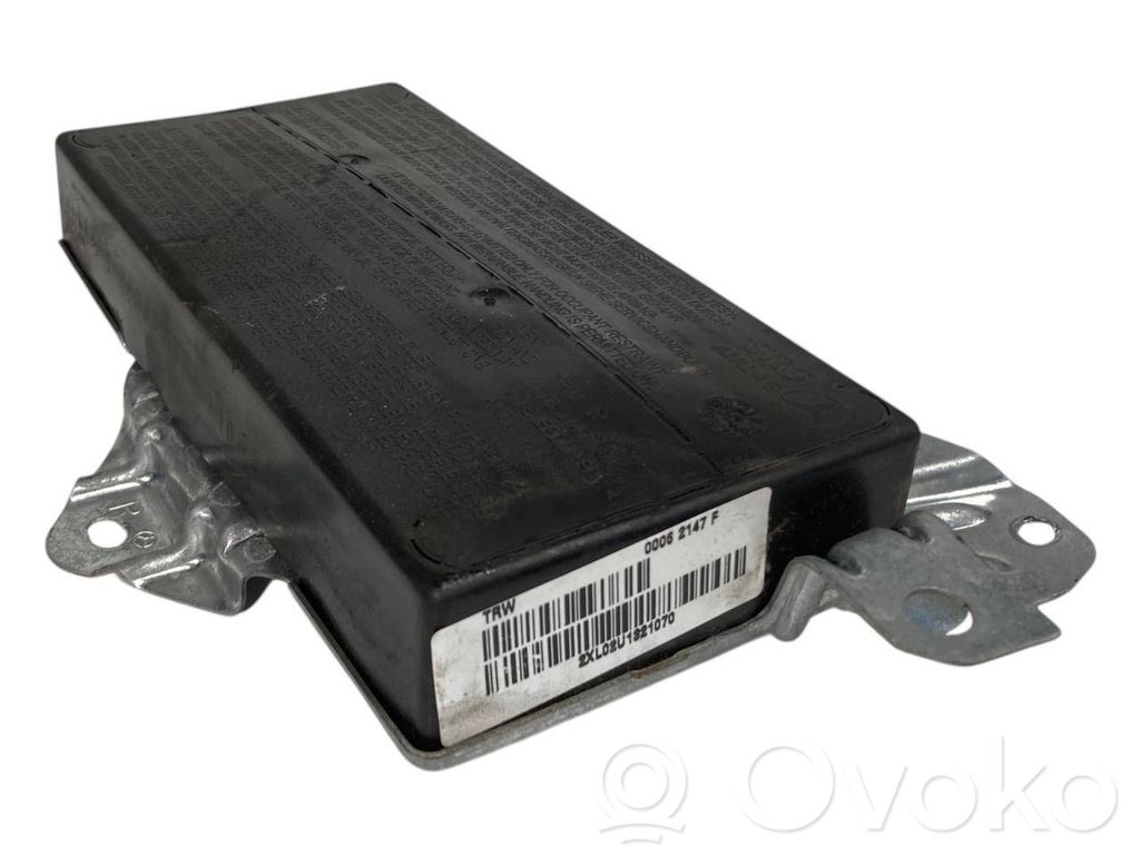 Aizmugurējo durvju drošības spilvens