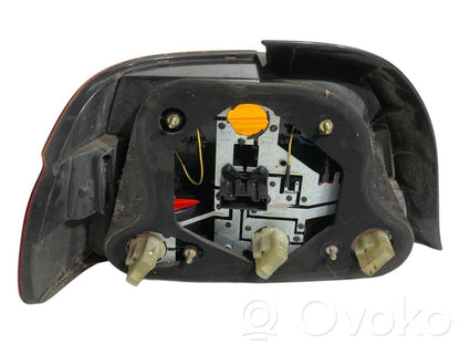 Aizmugurējais lukturis virsbūvē