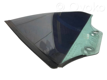 Aizmugurējais virsbūves sānu stikls