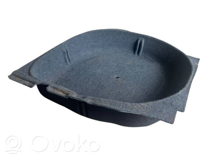 Rezerves riteņa nodalījuma dekoratīvā apdare