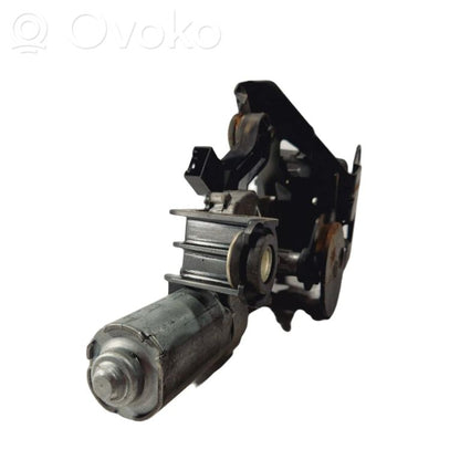 Aizmugurējā loga tīrītāja motoriņš