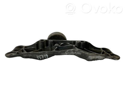 Transmission mounting bracket