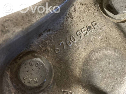 Priekšējā riteņa rumbas vārpstas šarnīrs (stupica, capfa)