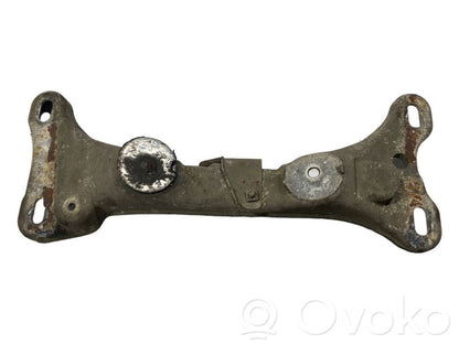 Transmission mounting bracket
