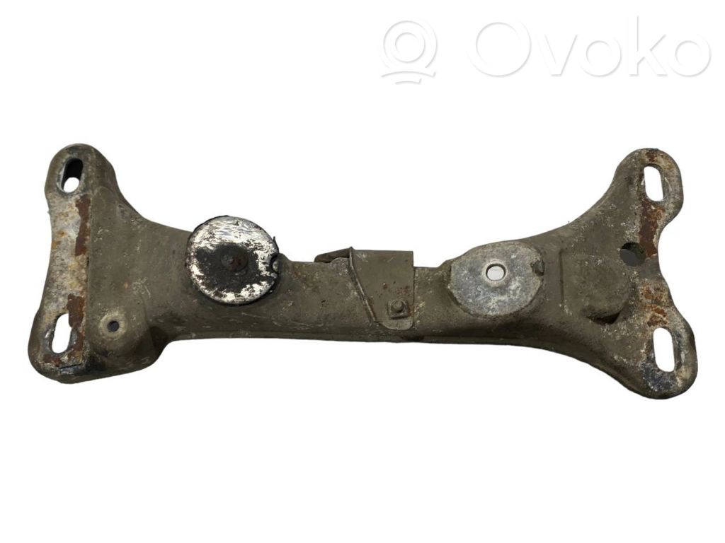 Pārnesumkārbas stiprinājuma kronšteins