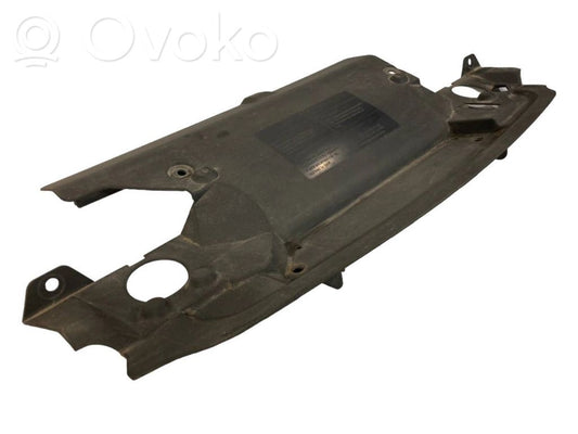 Dzinēja pārsega slēdzenes dekoratīvā apdare