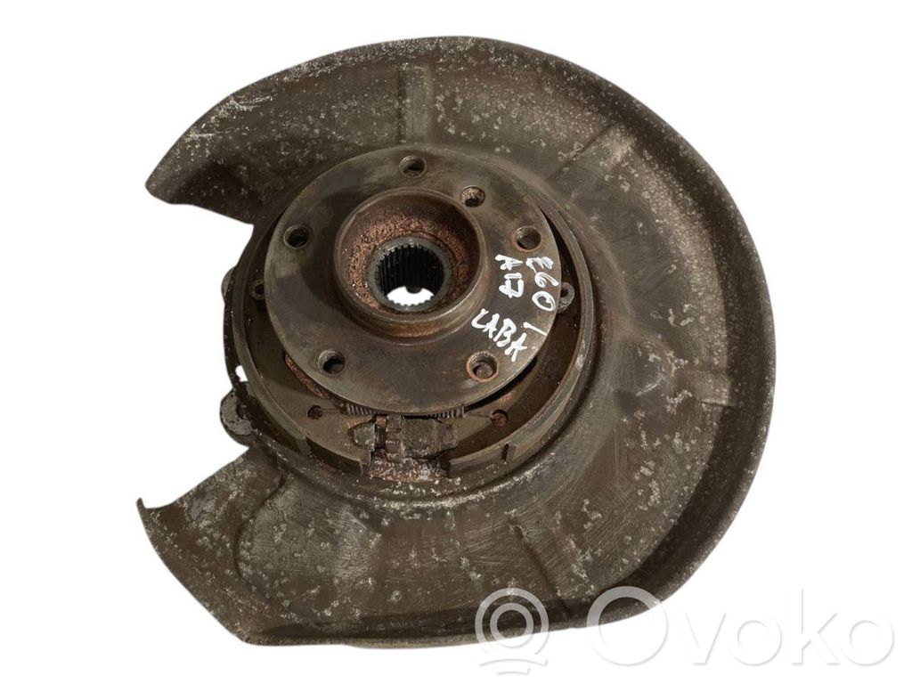 Aizmugurē riteņa rumbas vārpstas šarnīrs (stupica, capfa)