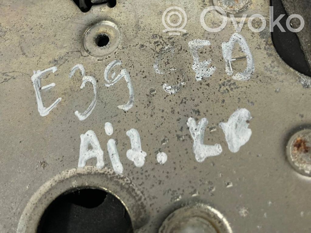 Aizmugurē slēdzene