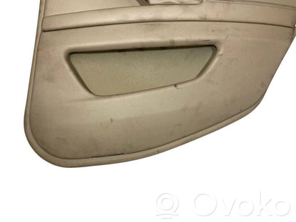 Apšuvums aizmugurējām durvīm