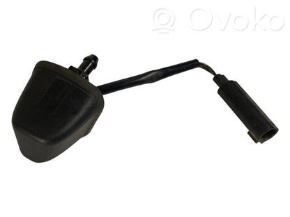 Mazgāšanas šķidruma smidzinātājs (-i) priekšējam logam