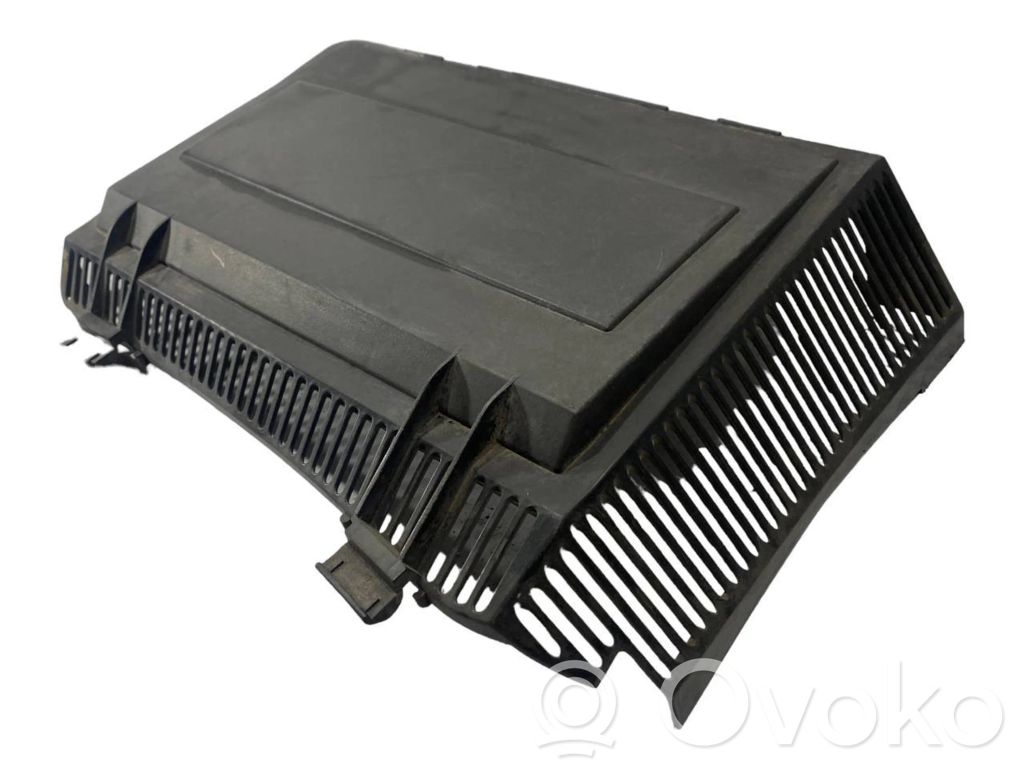 Gaisa filtra kastes vāks