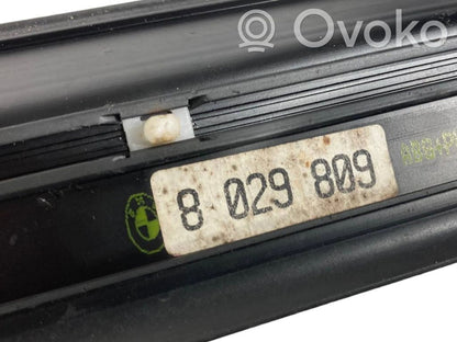 Priekšējā sliekšņa dekoratīvā apdare (iekšējā)