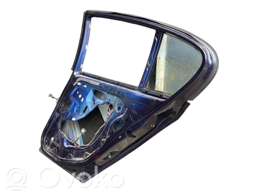 Aizmugurējās durvis