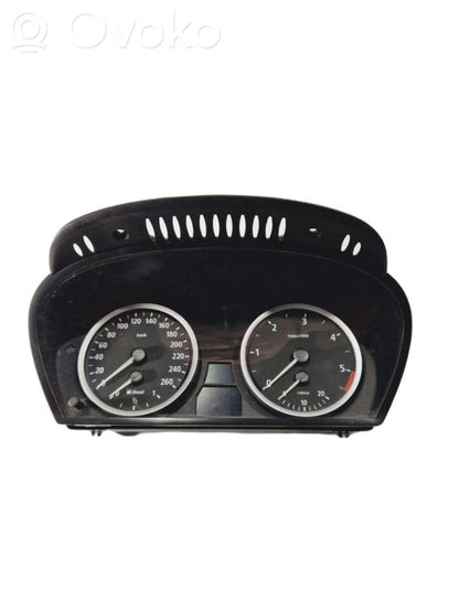 Speedometer (in the instrument panel)