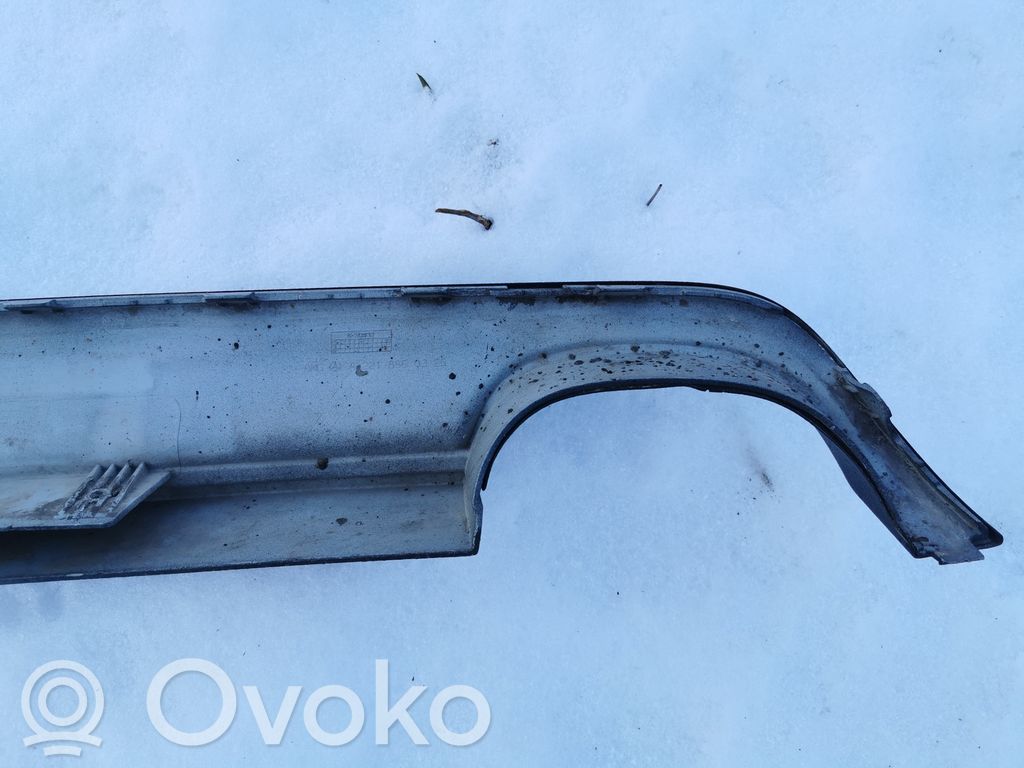 Apakšējā bampera daļa