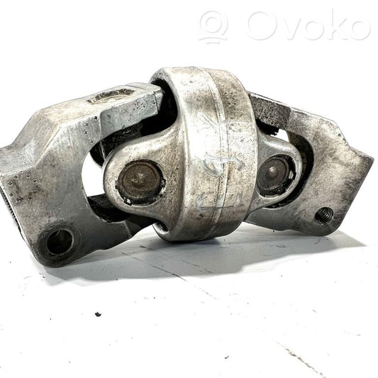 Stūresrata ass krustsavienojums