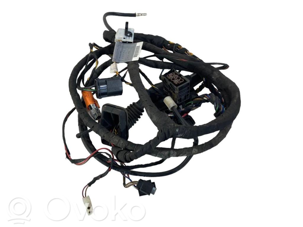 Priekšējo durvju vadu instalācija