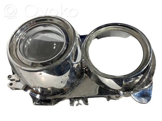 Priekšējā luktura detaļa