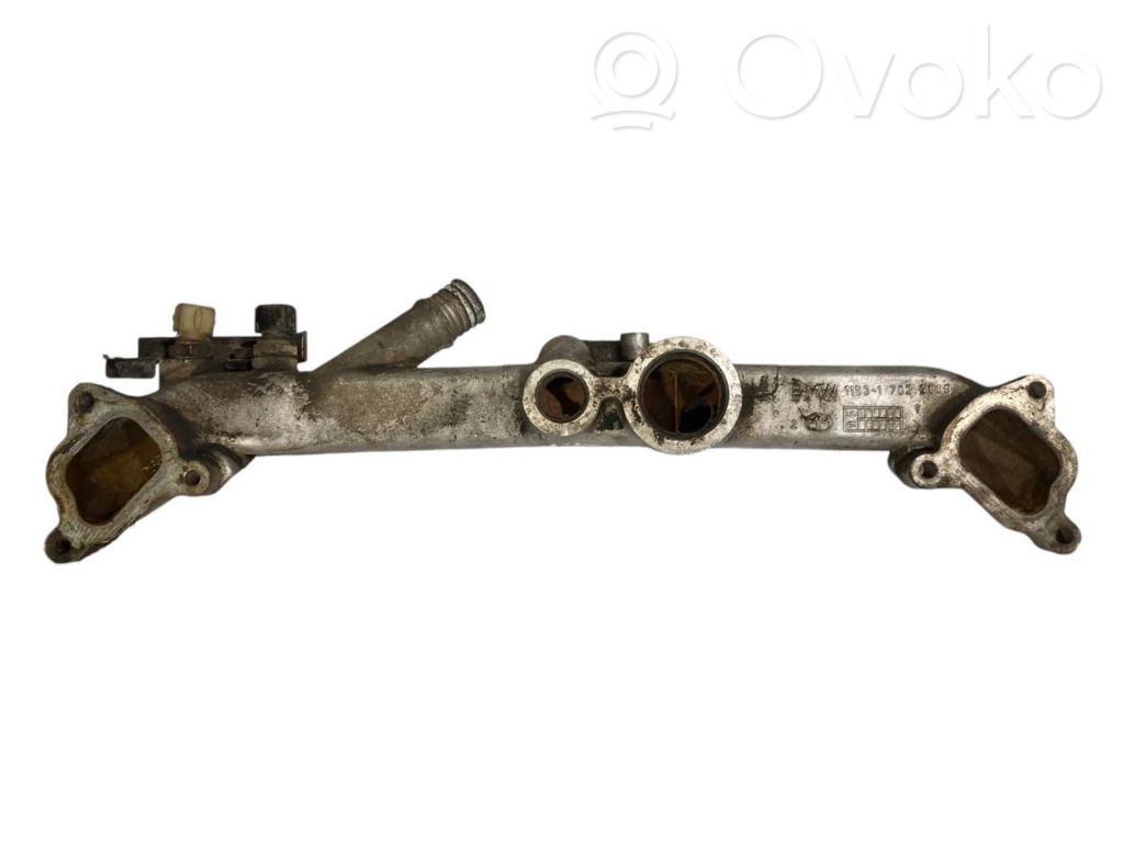 Cita veida dzinēja nodalījuma detaļa