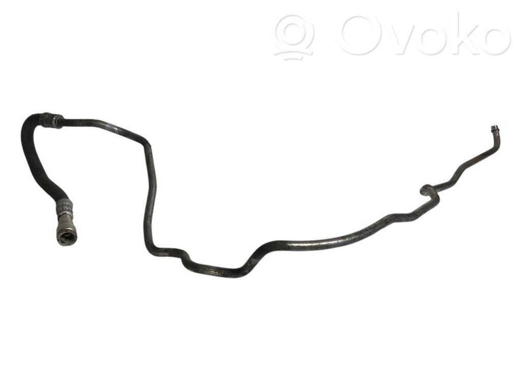 Degvielas caurulīte (-es)