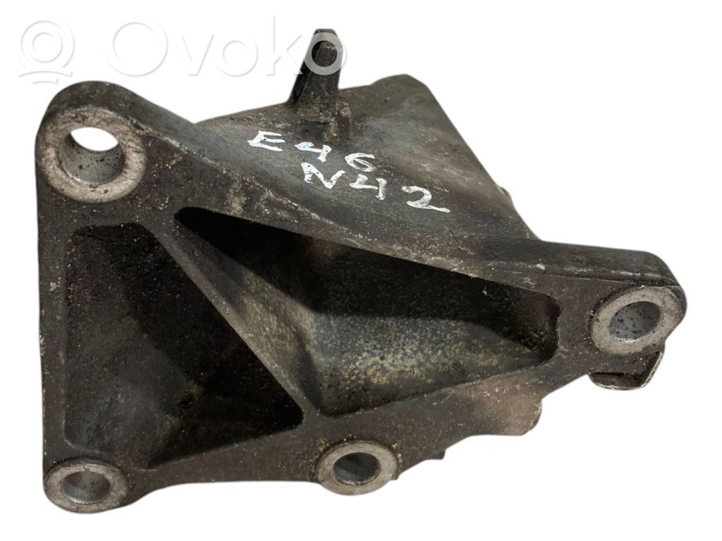 Кронштейн крепления двигателя