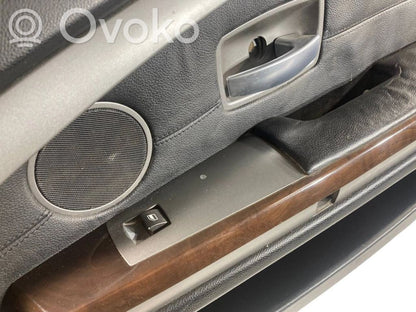 Priekšējo durvju apdare