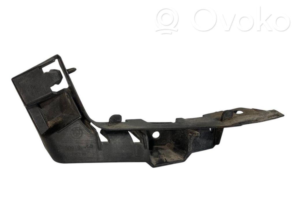 Priekšpusē bampera turētājs